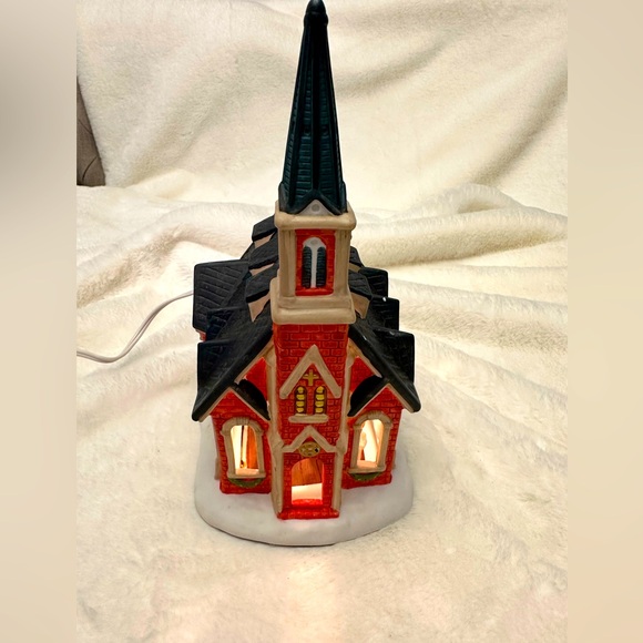 Holiday expressions in original box hand painted 3-D porcelain lighted church - Picture 8 of 16